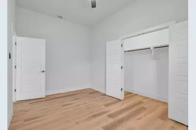 2731 Maurine F. Bailey Way, Dallas, TX 75215 - Photo 8