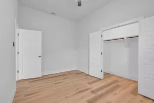 2731 Maurine F. Bailey Way, Dallas, TX 75215 - Photo 8