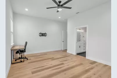 2731 Maurine F. Bailey Way, Dallas, TX 75215 - Photo 24