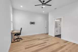 2731 Maurine F. Bailey Way, Dallas, TX 75215 - Photo 24