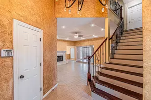 8808 Sylvan Ct, Fort Worth, TX 76120 - Photo 6