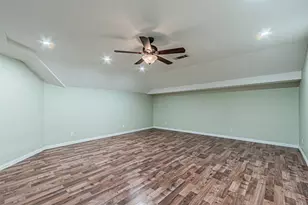 8808 Sylvan Ct, Fort Worth, TX 76120 - Photo 32