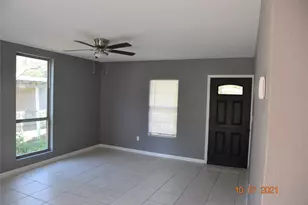 670 W Oak St, Stephenville, TX 76401 - Photo 2