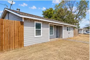401 E Davis Ave, Alvarado, TX 76009 - Photo 2