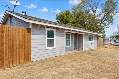 401 E Davis Avenue, Alvarado, TX 76009 - Photo 2