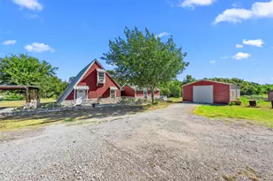 518 Warren Rd, Lorena, TX 76655 - Photo 2
