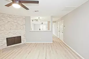 1379 Honeysuckle Ln, Lewisville, TX 75077 - Photo 4