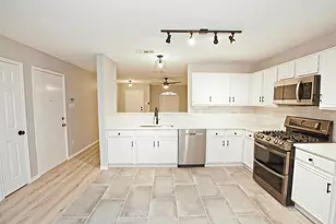 1379 Honeysuckle Ln, Lewisville, TX 75077 - Photo 10