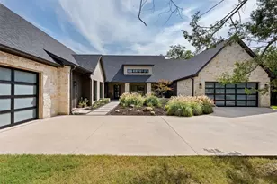 206 Lila Blue Ln, Van Alstyne, TX 75495 - Photo 2