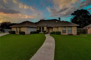 8240 Saddlebrook Dr, Benbrook, TX 76116 - Photo 36