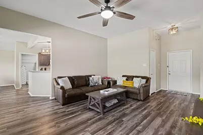 637 Oak View Court, Azle, TX 76020 - Photo 10