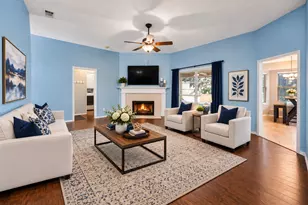 905 Forest Hollow Dr, Hurst, TX 76053 - Photo 2