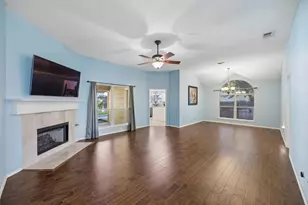 905 Forest Hollow Dr, Hurst, TX 76053 - Photo 4