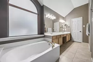 905 Forest Hollow Dr, Hurst, TX 76053 - Photo 8