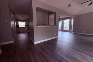 2612 S Meadow Dr, Fort Worth, TX 76133 - Photo 4