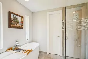 9049 Maguires Bridge Dr, Dallas, TX 75231 - Photo 14