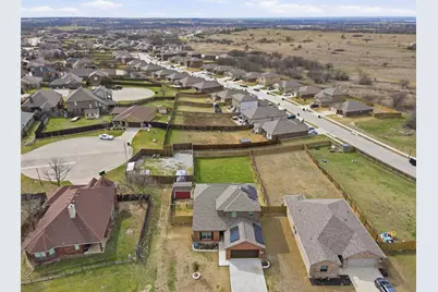 112 Saloon Cove E, Newark, TX 76071 - Photo 32