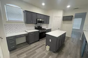 3621 Stockton Dr, Carrollton, TX 75010 - Photo 4