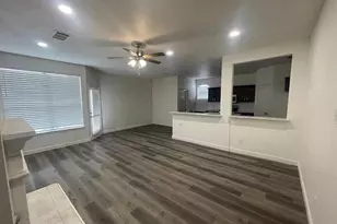 3621 Stockton Dr, Carrollton, TX 75010 - Photo 2