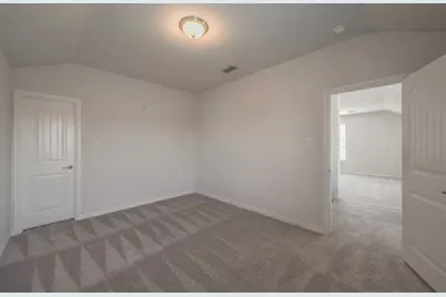 300 Oakbluff Drive, Denton, TX 76210 - Photo 34