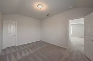 300 Oakbluff Dr, Denton, TX 76210 - Photo 34