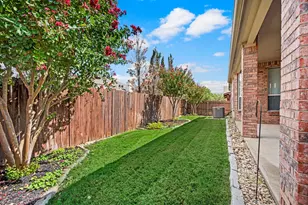 307 Park Haven Blvd, Euless, TX 76039 - Photo 32