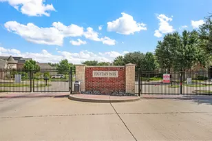 307 Park Haven Blvd, Euless, TX 76039 - Photo 2