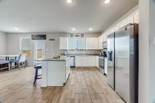 926 Hurstwood Dr, Van Alstyne, TX 75495 - Photo 4