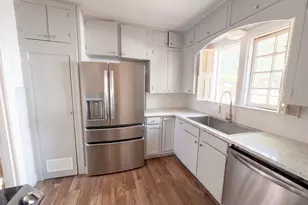 1113 S Sylvan Ave, Palestine, TX 75801 - Photo 2