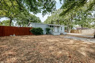 209 Wicker Hill Rd, Burleson, TX 76028 - Photo 2