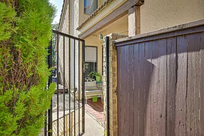 555 Ranch Trail #206, Irving, TX 75063 - Photo 1