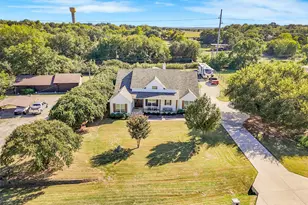 108 Southwood Dr, Burleson, TX 76028 - Photo 2