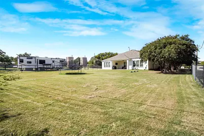 108 Southwood Drive, Burleson, TX 76028 - Photo 36