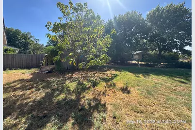 800 Maple Street, Howe, TX 75459 - Photo 10