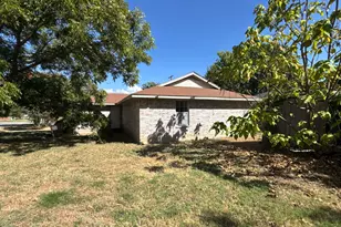 800 Maple St, Howe, TX 75459 - Photo 12
