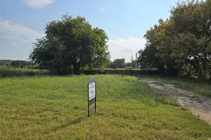 800 S Pkwy Dr, Alvarado, TX 76009 - Photo 1