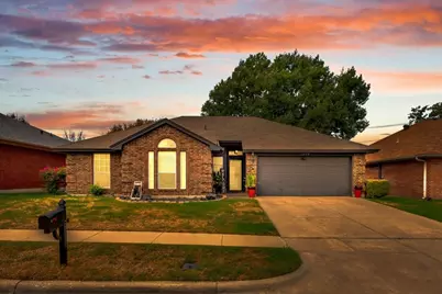 6608 Stetter Drive, Arlington, TX 76001 - Photo 1