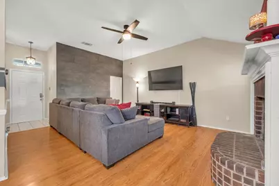 6608 Stetter Drive, Arlington, TX 76001 - Photo 4
