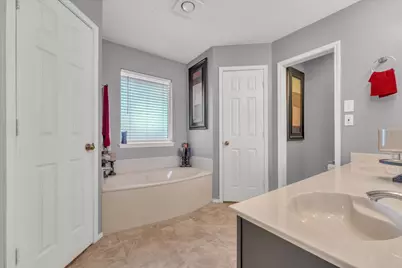 6608 Stetter Drive, Arlington, TX 76001 - Photo 12