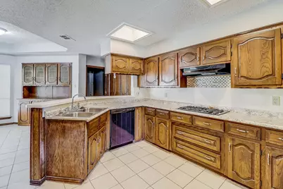 1021 Shadywood Lane, DeSoto, TX 75115 - Photo 6