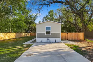 517 Main St, Bridgeport, TX 76426 - Photo 30