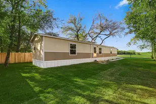 517 Main St, Bridgeport, TX 76426 - Photo 26