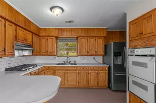 1240 E Jefferson St, Van Alstyne, TX 75495 - Photo 8