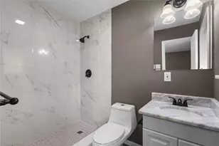 1240 E Jefferson St, Van Alstyne, TX 75495 - Photo 12