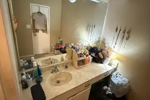 705 Angle Ridge Cir, Garland, TX 75043 - Photo 18