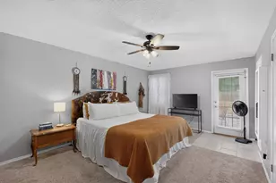 2060 Trailwood Dr W, Burleson, TX 76028 - Photo 10