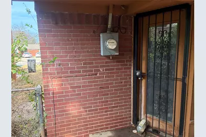 1424 Cloverdale Drive, Fort Worth, TX 76134 - Photo 4