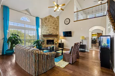 305 Fountain Creek Court, Ovilla, TX 75154 - Photo 2