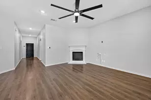 108 Lakeview Cir, Pilot Point, TX 76258 - Photo 2