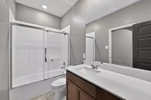 108 Lakeview Cir, Pilot Point, TX 76258 - Photo 16